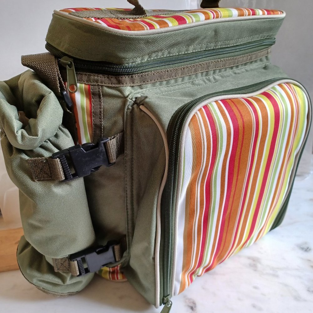 Picnic set insulated cooler Wine and serve ware set NWOT